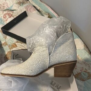 Elegant White Glitter Ankle Boots
